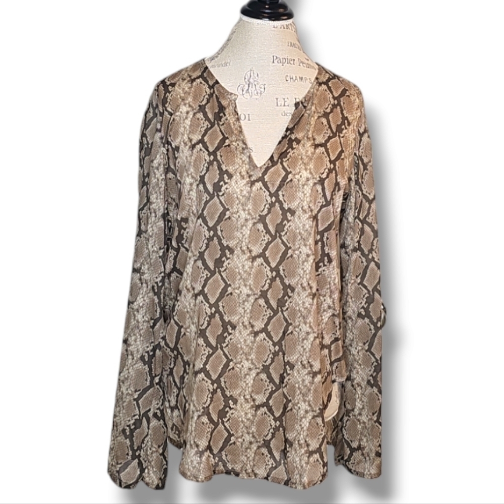 Bella Dahl Brown Snakeskin Print adds Long-Sleeve V-Neck Tunic Top-Size Medium